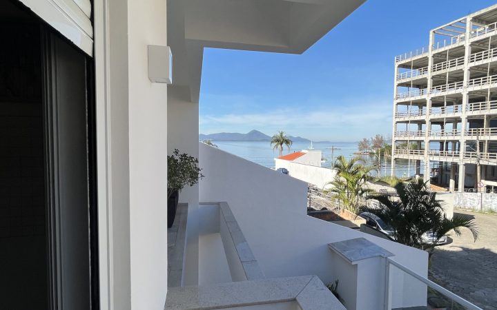 Casa de 3 dts em Coqueiros – — foto 23
