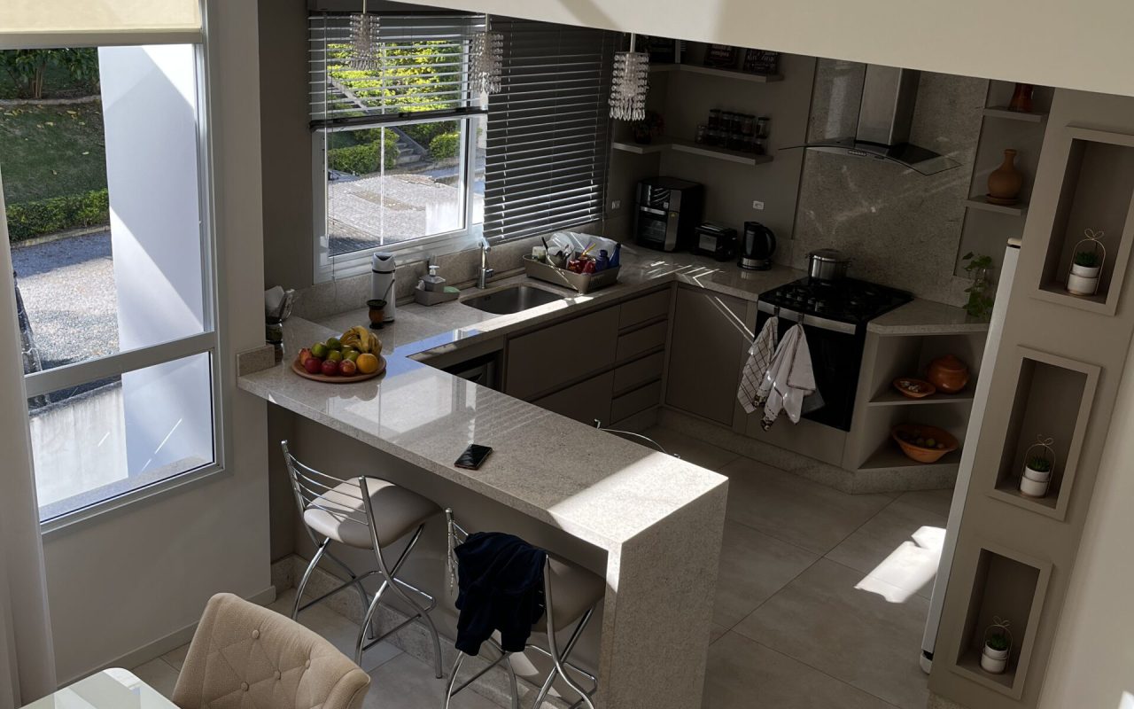 Casa de 3 dts em Coqueiros – — foto 13