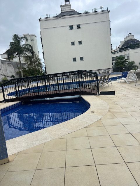 2 suítes em Coqueiros – prédio frente mar — foto 23