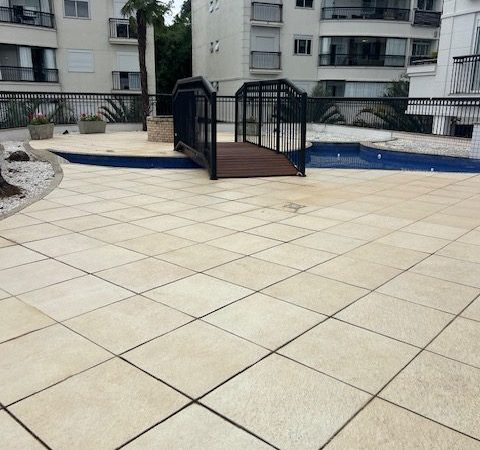 2 suítes em Coqueiros – prédio frente mar — foto 24