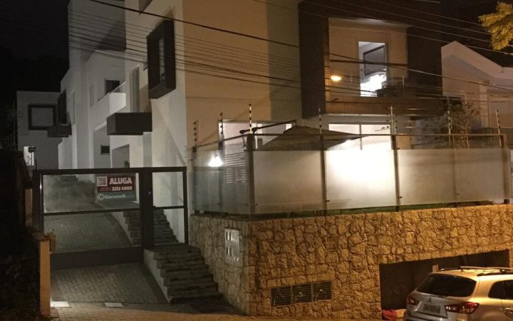 Casa em condomínio – Córrego Grande