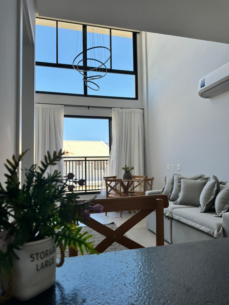 Campeche: Loft mobiliado e decorado. 300 mts da praia